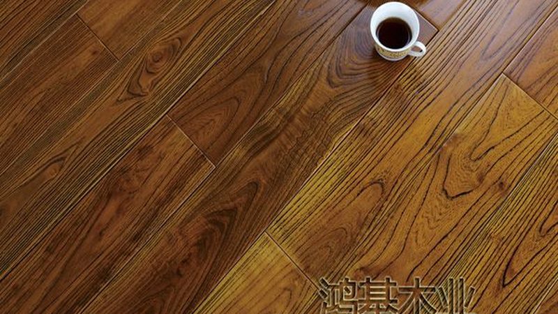 复合地板与瓷砖：为老人房打造温馨舒适空间**