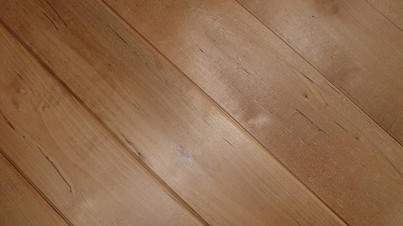 三层实木地板与多层实木地板：揭秘两者的本质区别